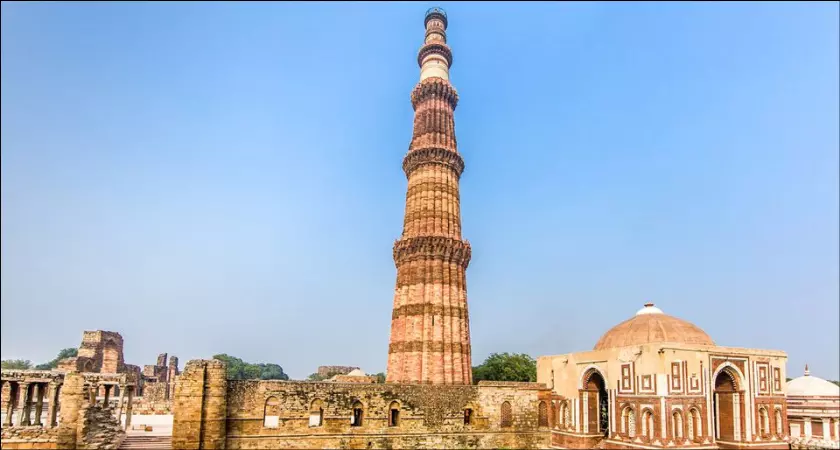 कुतुब मीनार की लम्बाई कितनी है